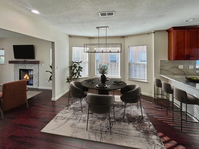 Building Photo - 2 Houses, 1 Price. Nicely Updated Single Family Home with ADU