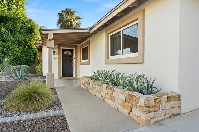Foto del edificio - UN-FURNISHED!! 3 Bedroom/ 2Bath in Heart of Scottsdale!!