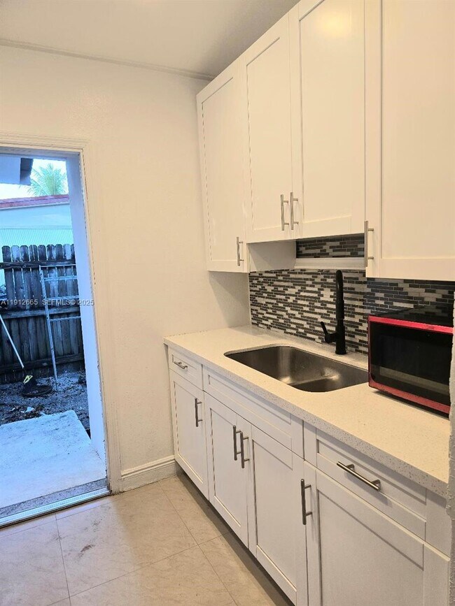 Foto del edificio - 3621 SW 47th Ave