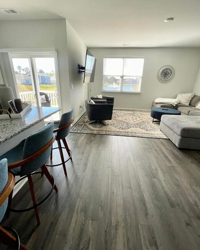 Foto del edificio - 2156 Ainsley Dr