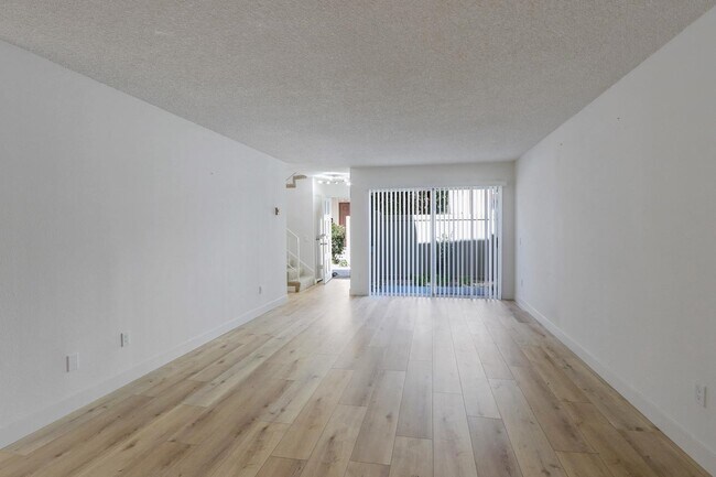 Foto del edificio - 7890 Hummingbird Ln