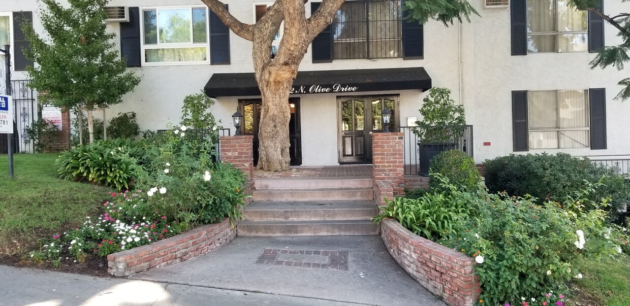 Primary Photo - 1222 N Olive Dr
