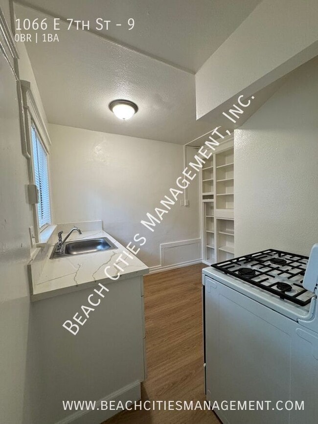 Foto del edificio - 1066 E 7th St