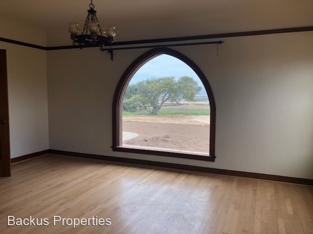 Foto del edificio - 3 br, 3 bath House - 560 River Rd.