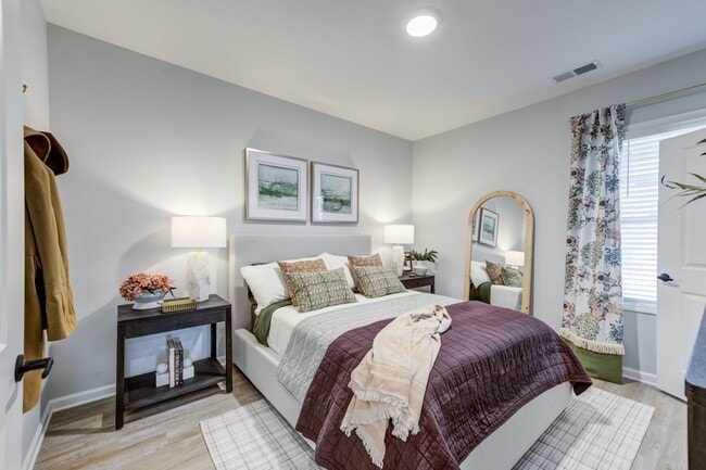 Building Photo - The Carolinian Apartments