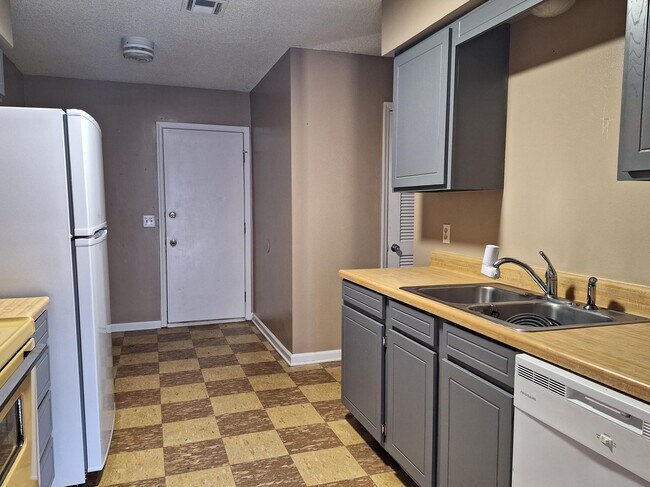 Foto del edificio - 829 N Burdick St