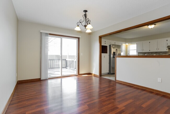 Building Photo - Beautiful 3 Bedroom in Great Location!