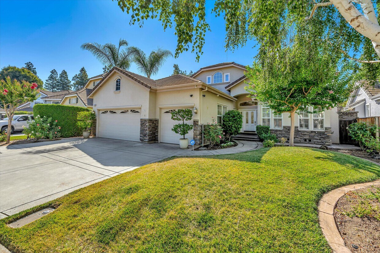 Primary Photo - 17032 Heatherwood Way