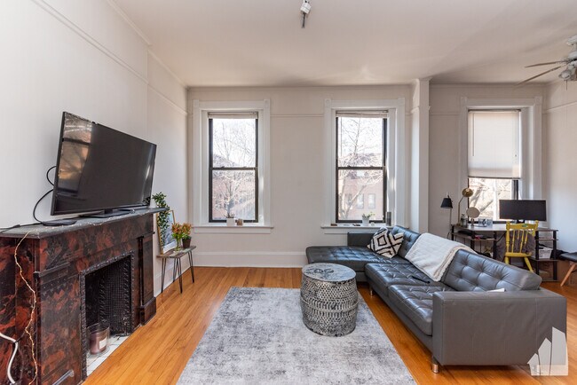 Foto del edificio - 1629 N Burling St