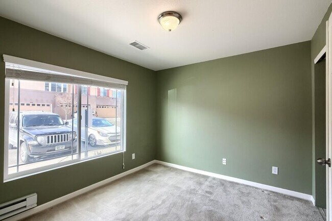 Foto del edificio - 9300 E Florida Ave