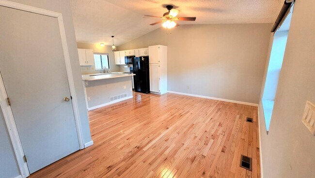 Foto del edificio - 6415 Pemberton Way