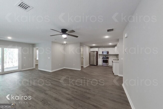 Building Photo - 158 Cottage Grove Rd