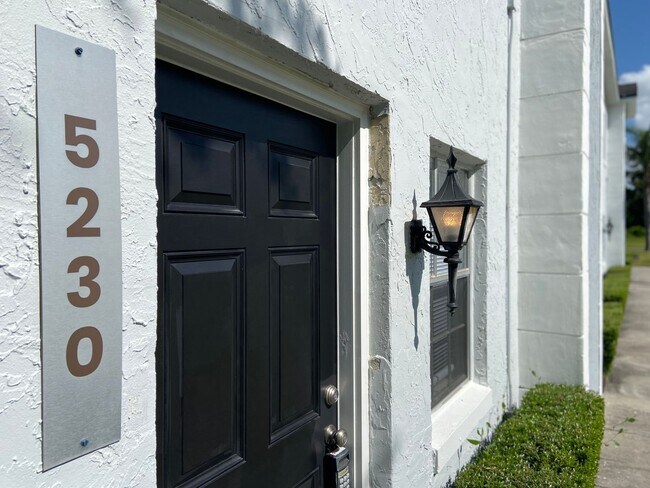 Photo - Move-In Special - $500 CREDIT! One Bedroom... Apartment