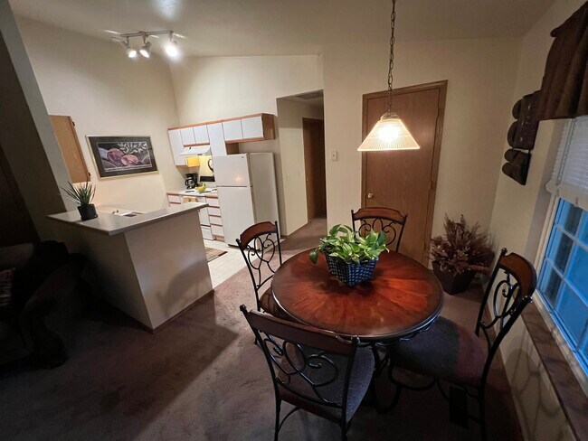 Foto del edificio - 2717 S Pond St