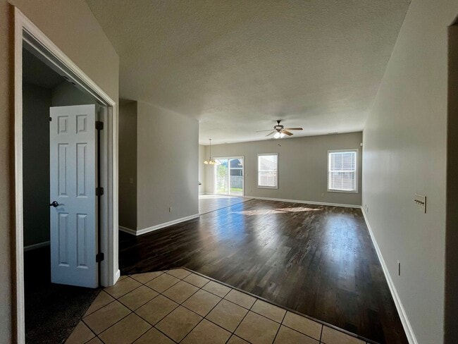 Building Photo - 11013 Calera Passage