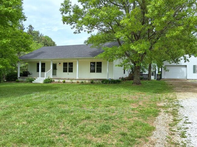 Building Photo - 1318 Tabbs Hollow Rd