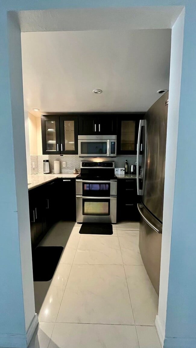 Foto del edificio - 3527 NE 168th St