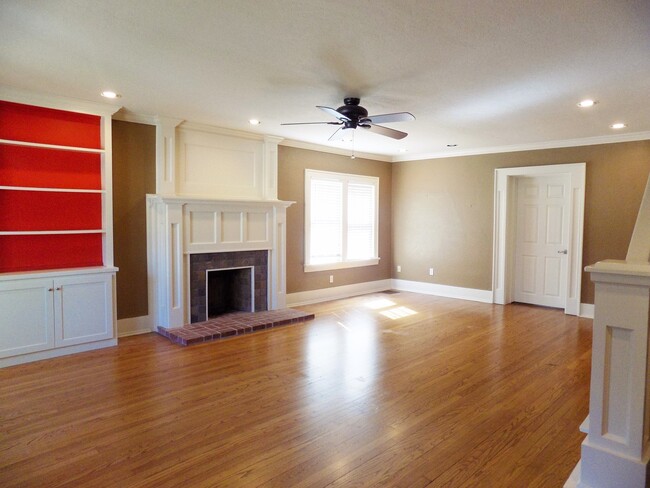 Building Photo - 1940’s GORGEOUS home in Norman, Classen Mi...
