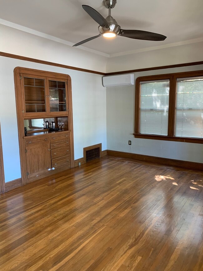 Building Photo - 1509 Estudillo St