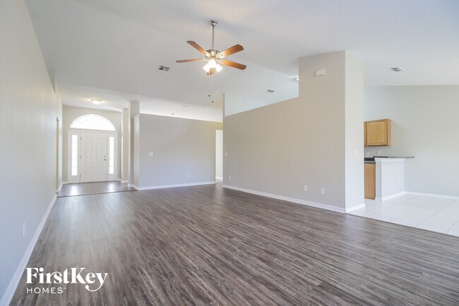 Building Photo - 657 Winding Lake Dr