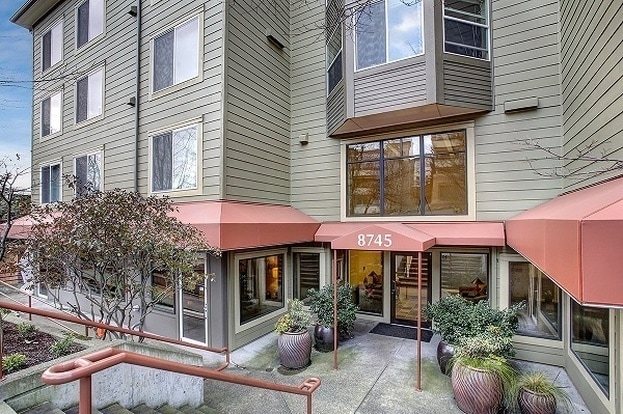 Primary Photo - Greenwood 1 Bedroom on Top Floor