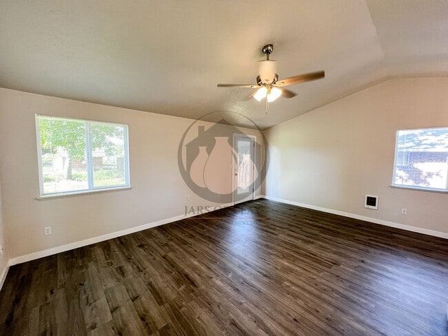 Building Photo - Updated Single Level Home
