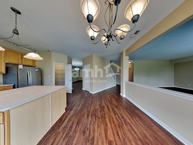 Foto del edificio - 9179 N Waterfront Way