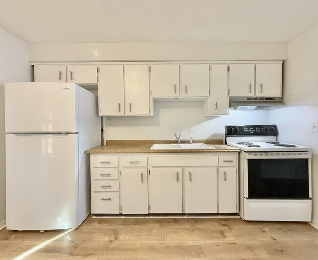 Foto del edificio - 6420 S Adelia Ave