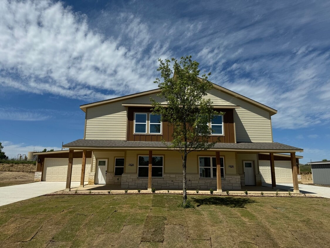 1312 Johnson Bend Rd, Weatherford, TX 76088 Townhome Rentals in