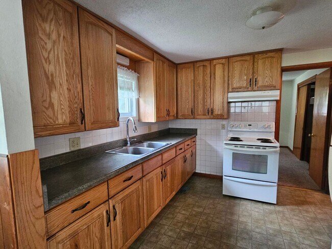 Foto del edificio - Single Family Home - 3BR-1BA - New Haven M...