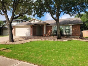 Building Photo - 3307 St Genevieve Dr