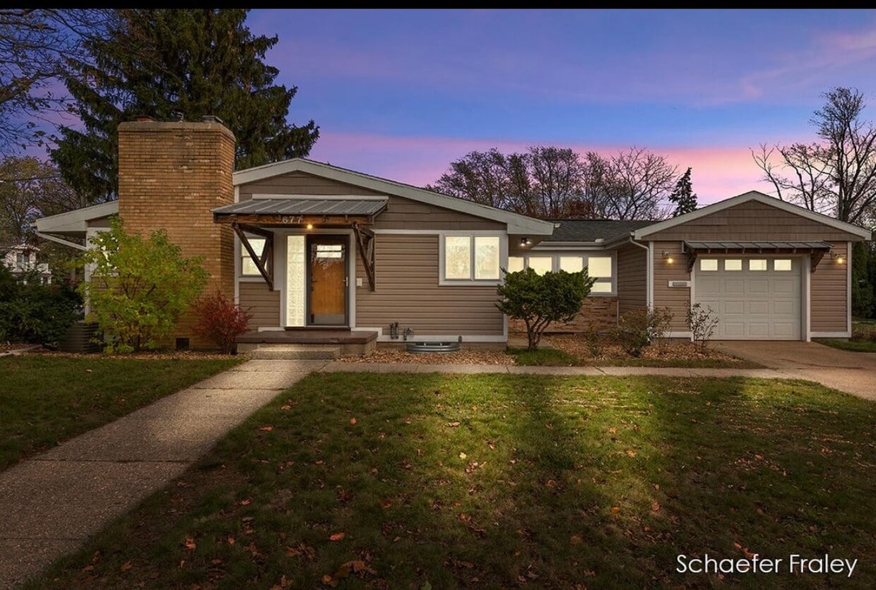 Primary Photo - 677 Harrison Ave