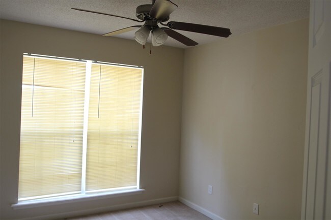 Building Photo - 116 Leighton Dr