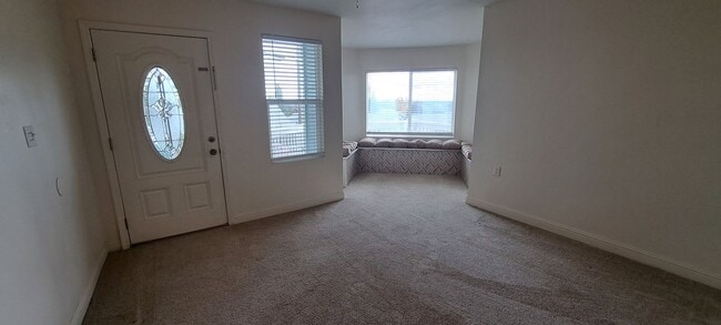 Foto del edificio - This Solid Build Home is Affordable & Spacious