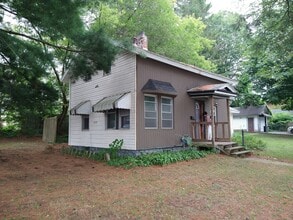 Building Photo - 238 N Main St