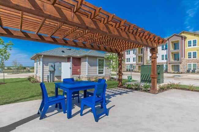 Building Photo - 6625 McKinney Falls Pkwy