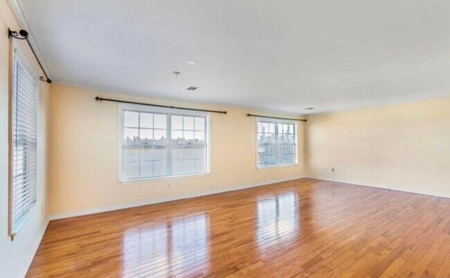 Foto del edificio - 32 Bergen Ridge Rd