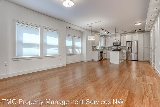 Building Photo - 2 br, 2 bath House - 2013 NE 10th Avenue U...