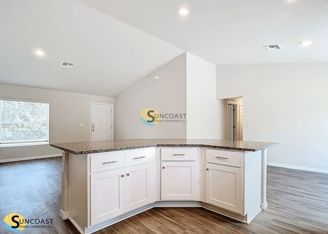 Building Photo - 33 Pine Radial