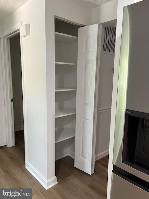 Foto del edificio - 7511 Weatherby Dr