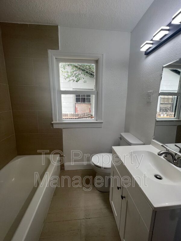 Foto del edificio - 7537 Oakwood St