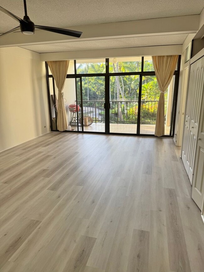 Building Photo - Kailua 3BR/2BA Condo – Resort-Style Living