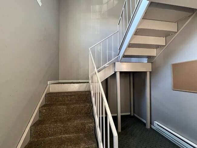 Building Photo - 1422 E Wyndham Cir