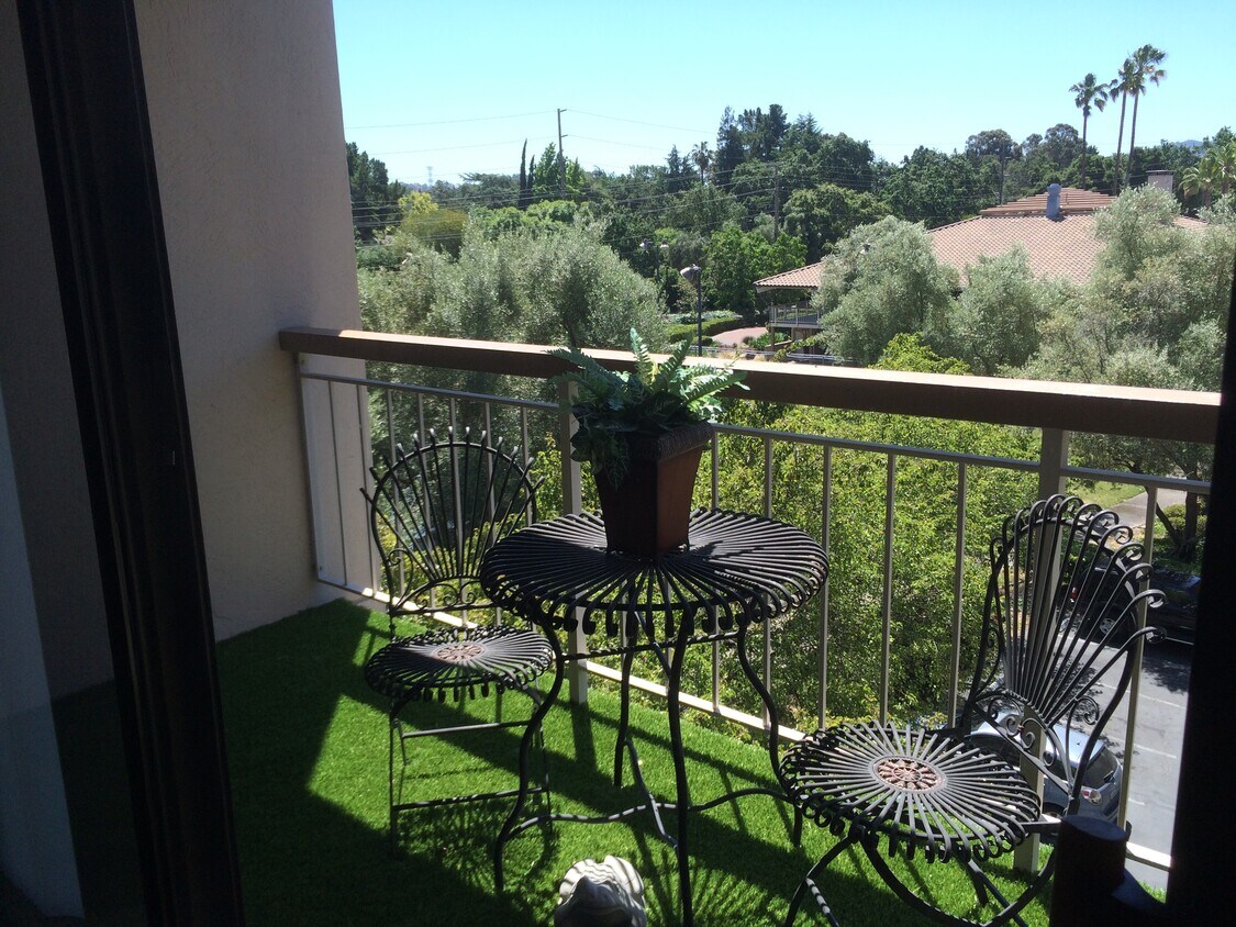 Foto principal - 430 N Civic Dr