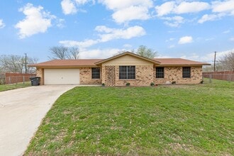 Building Photo - 2300 Zinnia Ct