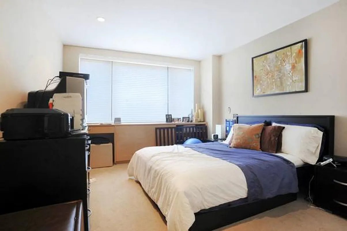 Foto principal - 44 E 12th St