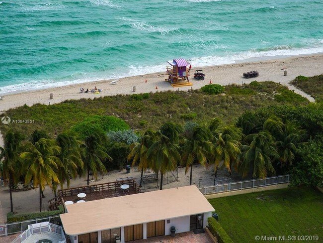 Building Photo - 5005 Collins Ave