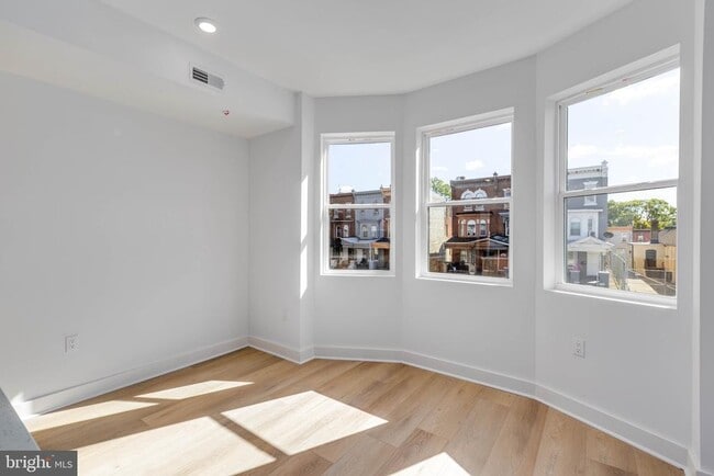 Building Photo - 1223 W Lehigh Ave