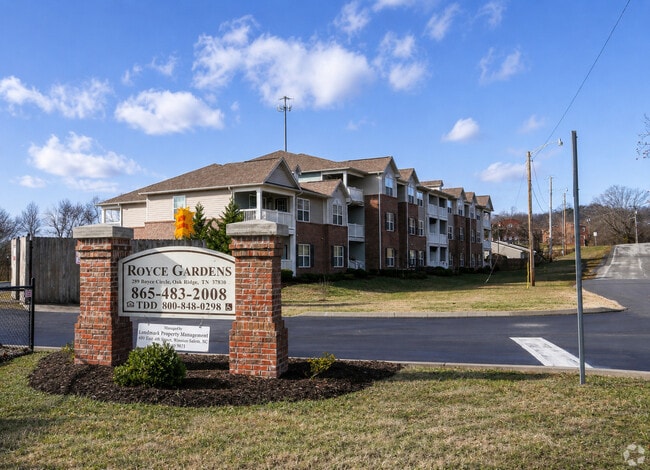 Building Photo - Royce Hill Apartments