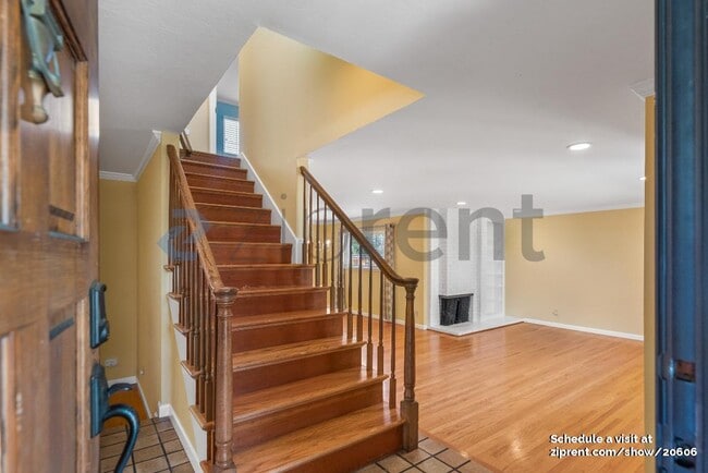 Building Photo - 1129 Del Cambre Dr